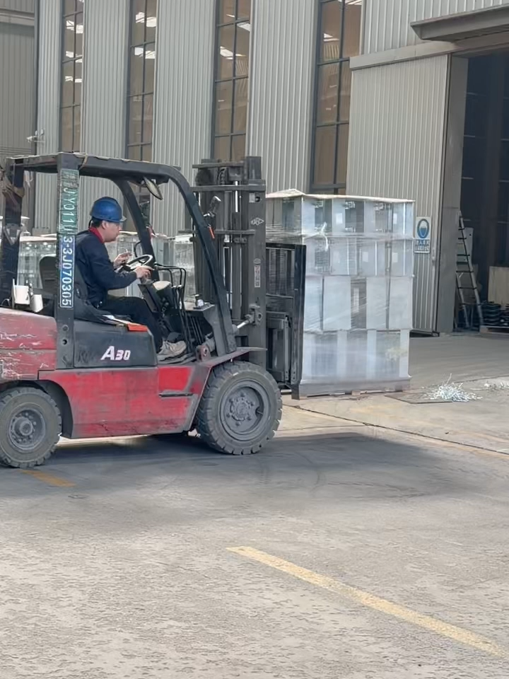 Fournisseur+ Support de tuyau galvanisé+Collier de serrage+Supports de tuyau galvanisés