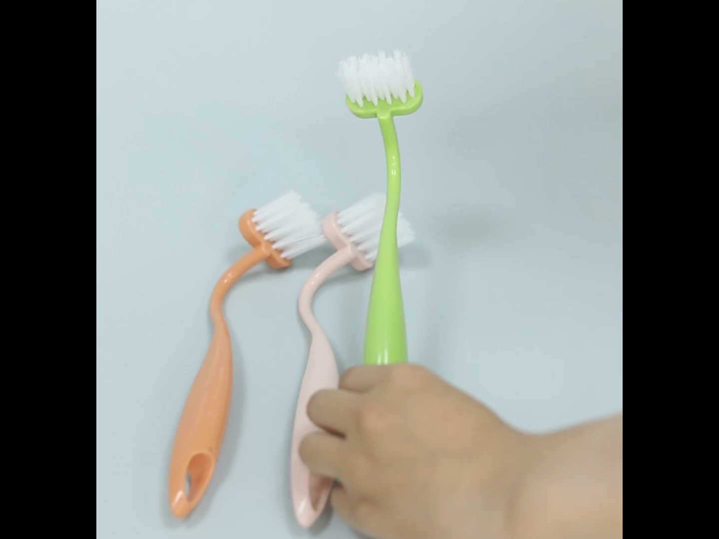 Cleaning toilet brush, children's baby V-shaped brush, curved small head toilet brush, multifunctional toilet brush