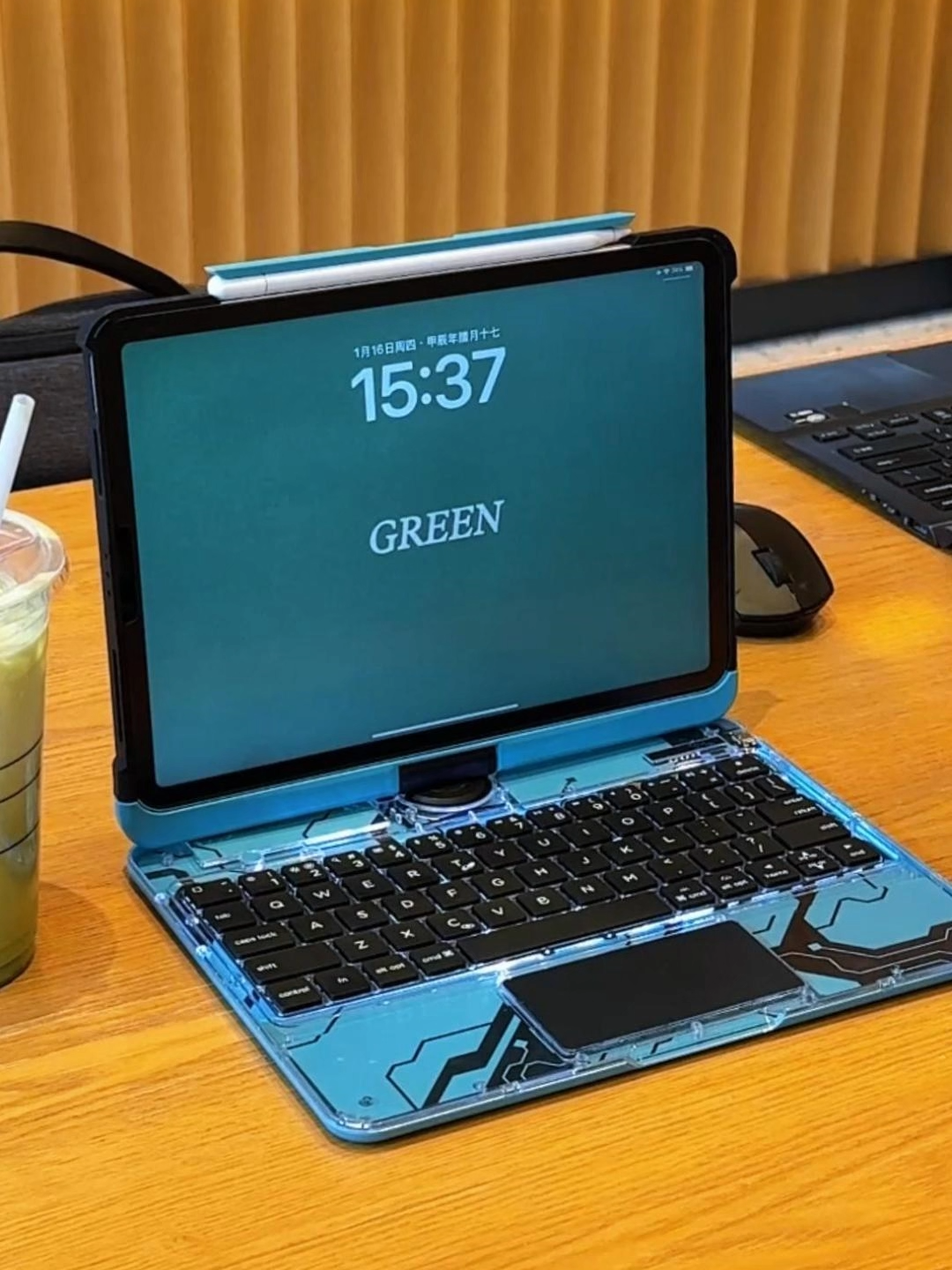 IFacemall Wholesale OEM iPad Magic Keyboard Case 7 Colors Backlights Ultra Slim Keyboard Case for ipad pro 13inch 2024