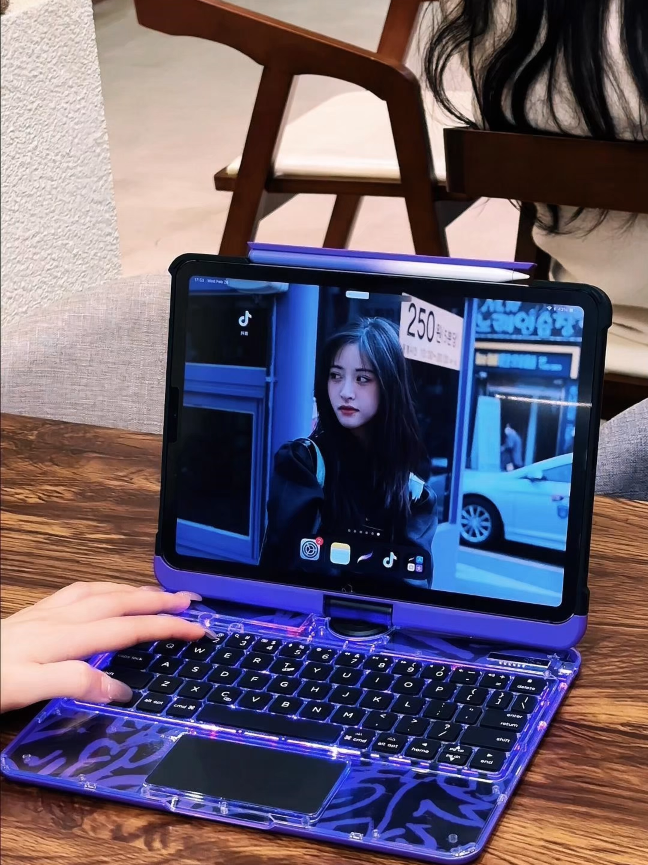 IFacemall Wholesale OEM iPad Magic Keyboard Case 7 Colors Backlights Ultra Slim Keyboard Case for ipad pro 13inch 2024