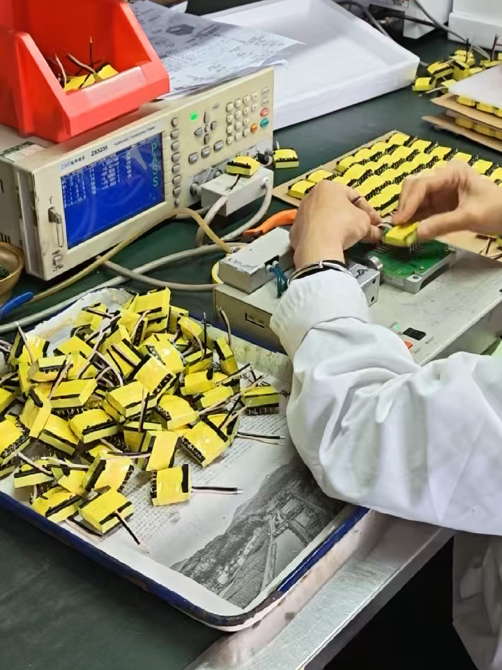 محول الطاقة عبر الإيثرنت EFD25 PoE++