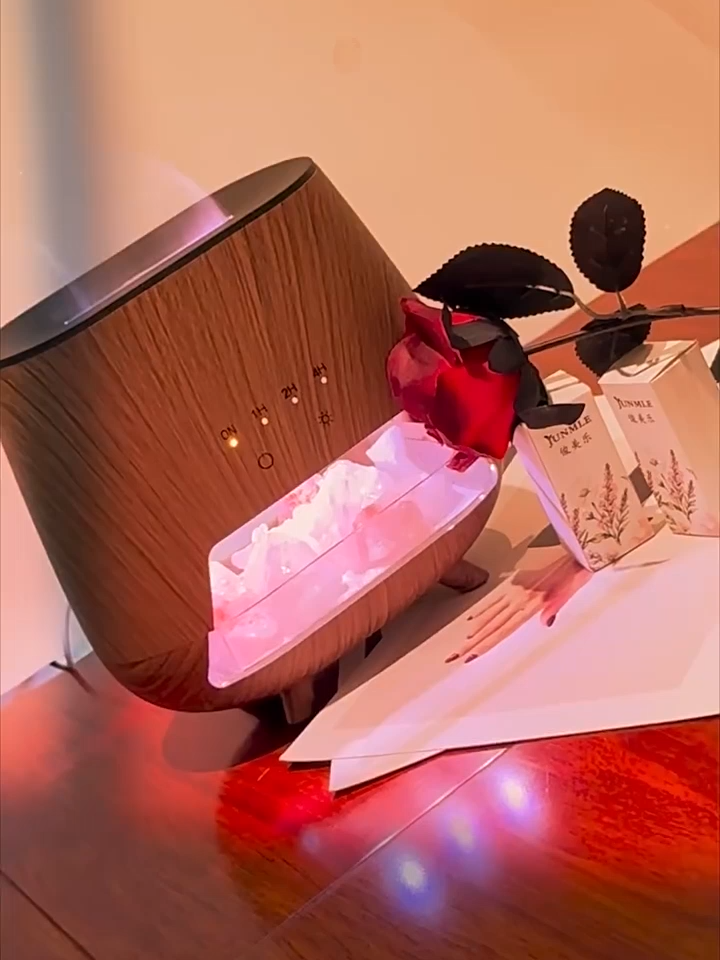 Novo Umidificador Difusor de Aroma com Lâmpada de Chama de Cristal de Nove Cores e Design de Grão de Madeira para Casa e Escritório