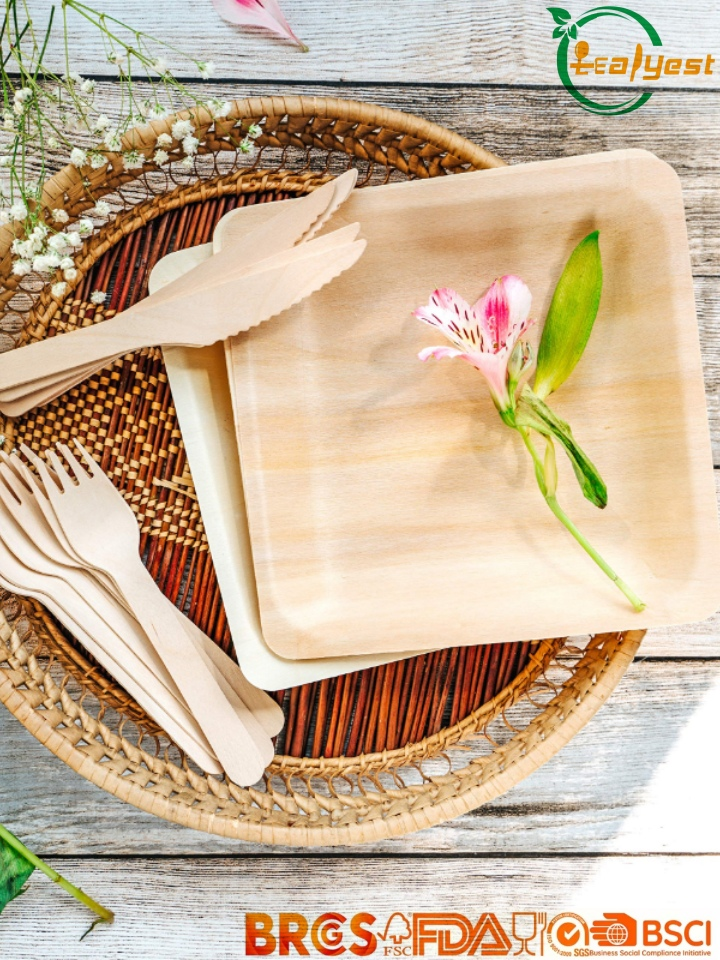 FSC Disposable Wooden Heart Plate Food Grade China Direct Factory Price