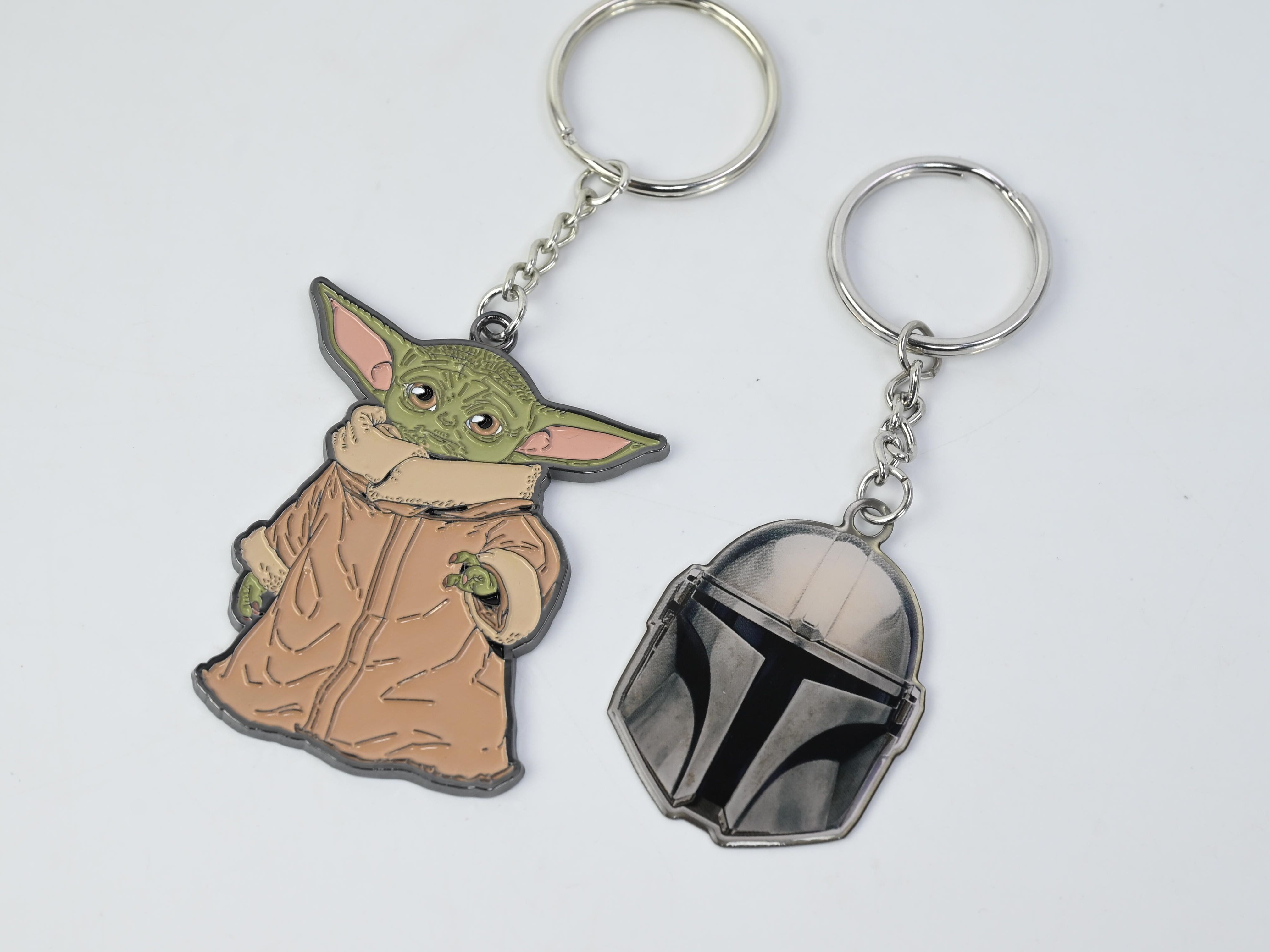 Fabricante liga de zinco Die-Cut Keychain com esmalte durável acabamento Metal Keychain para brinde promocional