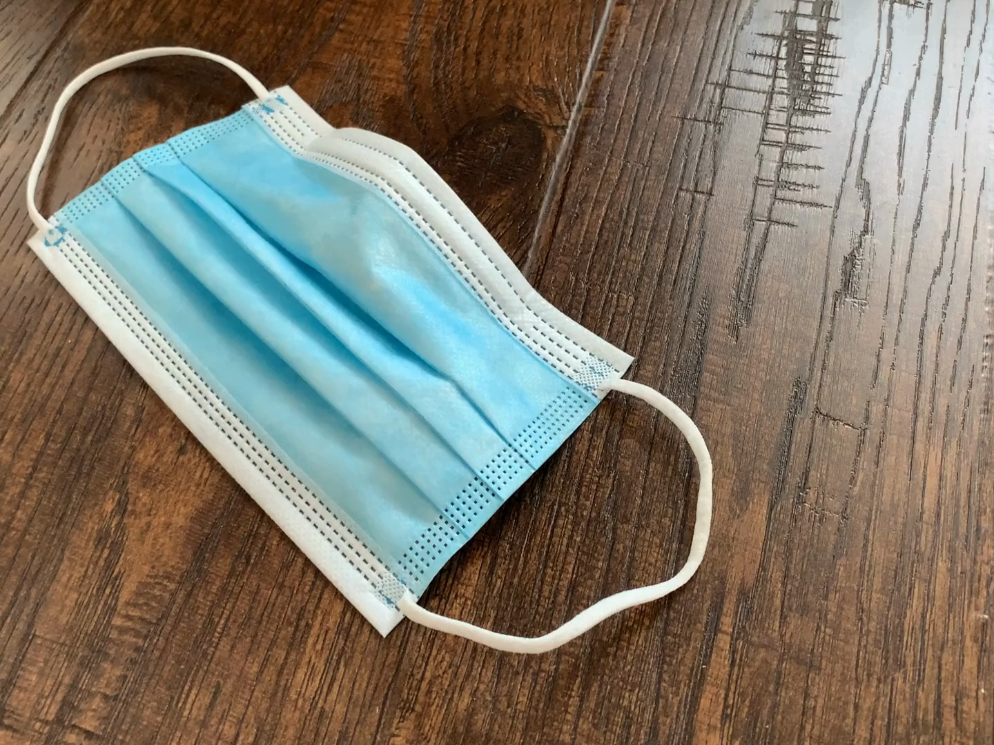 Masques Chirurgicaux Non Tissés BFE 99% ASTM Niveau 3 avec Boucles d'Oreilles, Certification FDA 510K