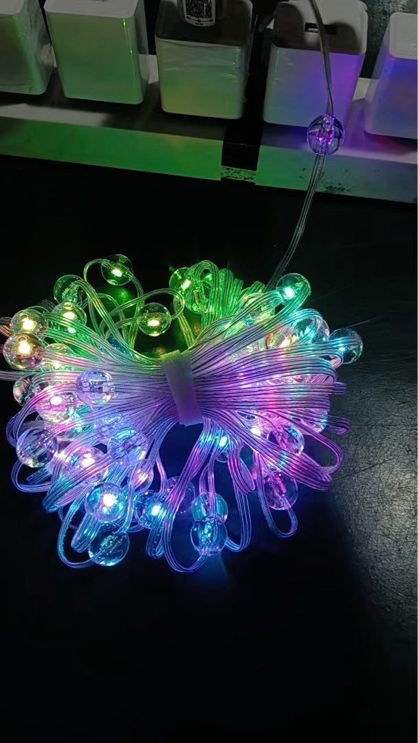 2*3 m festliche RGB LED-Lichtervorhänge mit Fernbedienung, 16 dynamische Farbmodi, USB-betrieben für Weihnachtsdekor im Großhandel