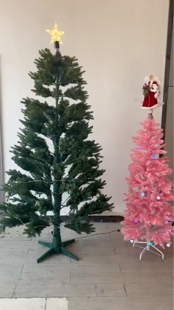 Arbre de Noël Artificiel LED Neige, 225cm, PVC BLANC avec Pommes de Pin - Prix Bas 2024