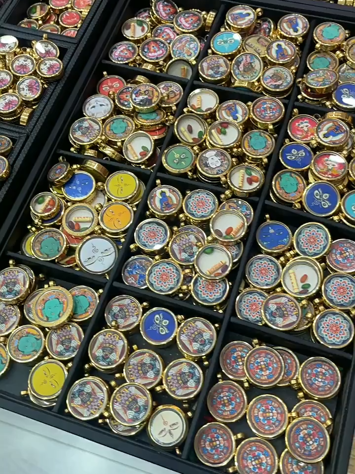 4cm Round Buddhism Religious Ornament Gifts Hand-decorated Thangka Green Tara Pendant Tibetan Chinese Folk Art Necklace jewellry