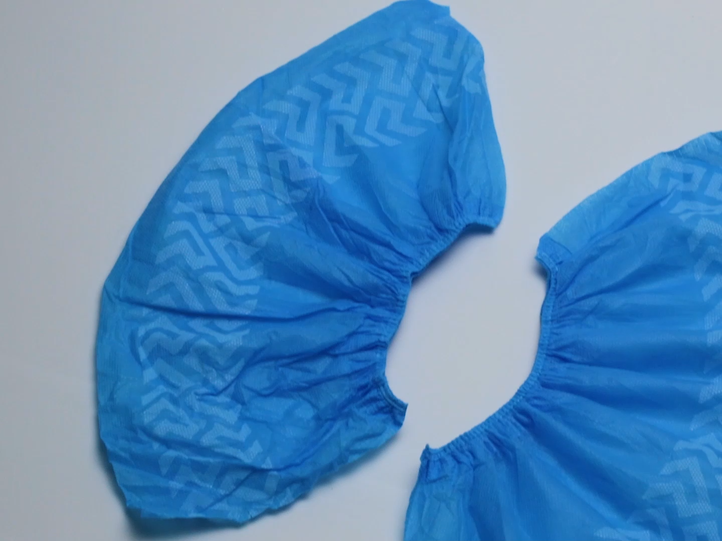 Couvre-Chaussures Jetables Imperméables en PP avec Adhérence Antidérapante pour Laboratoire et Hôpital