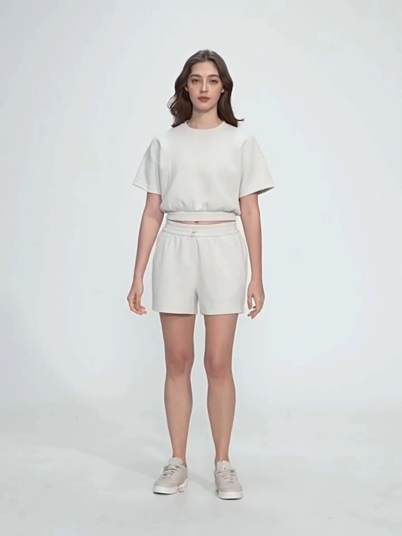 Benutzerdefinierte luxuriöse Sommer-Polyester-Damen-Shirt-Sets, Hemd mit Knöpfen und Short-Set mit Logo