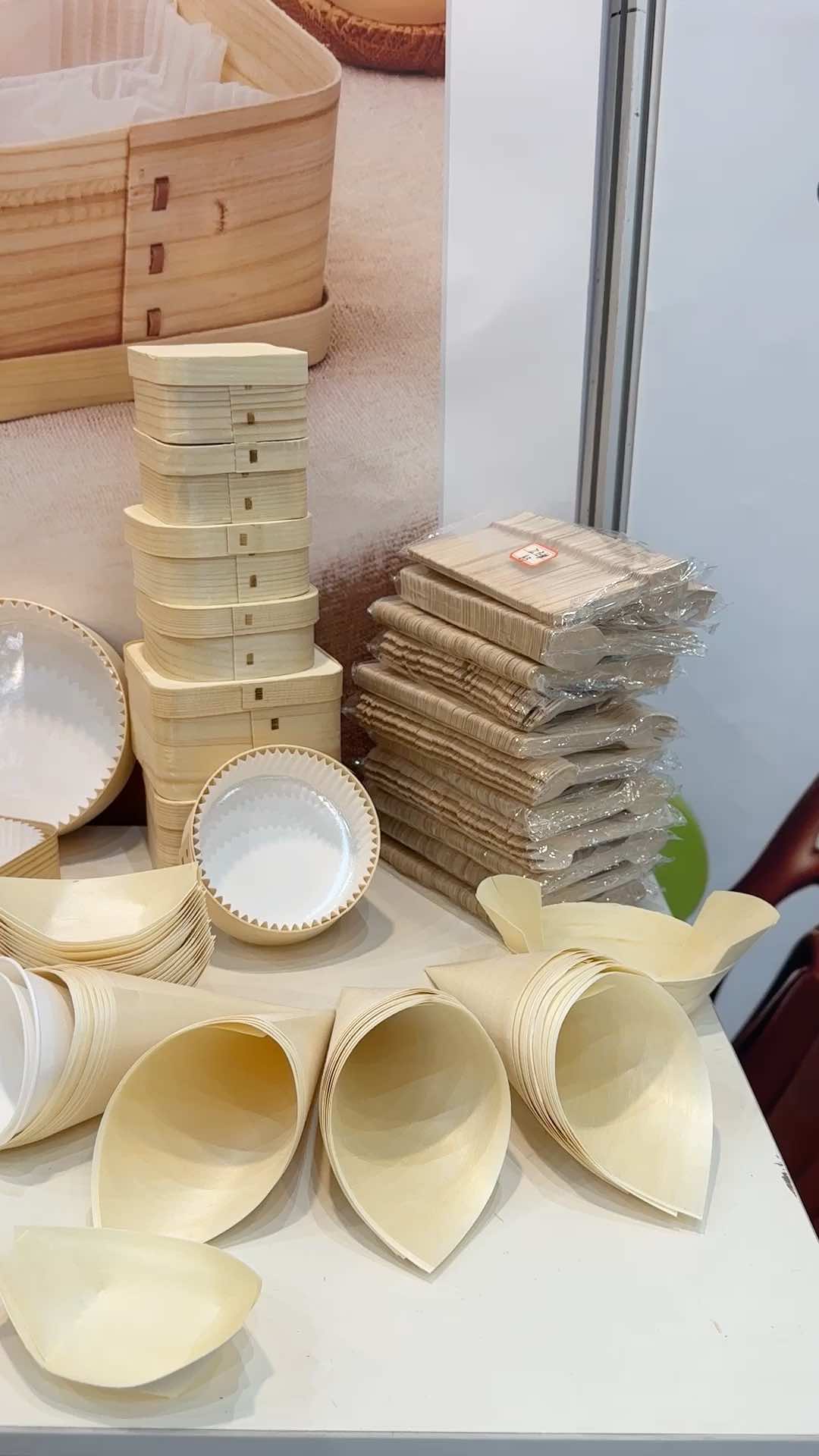 FSC Disposable Wooden Box Round with Lid Eco Friendly Oven Using Customized Logo Factory Price