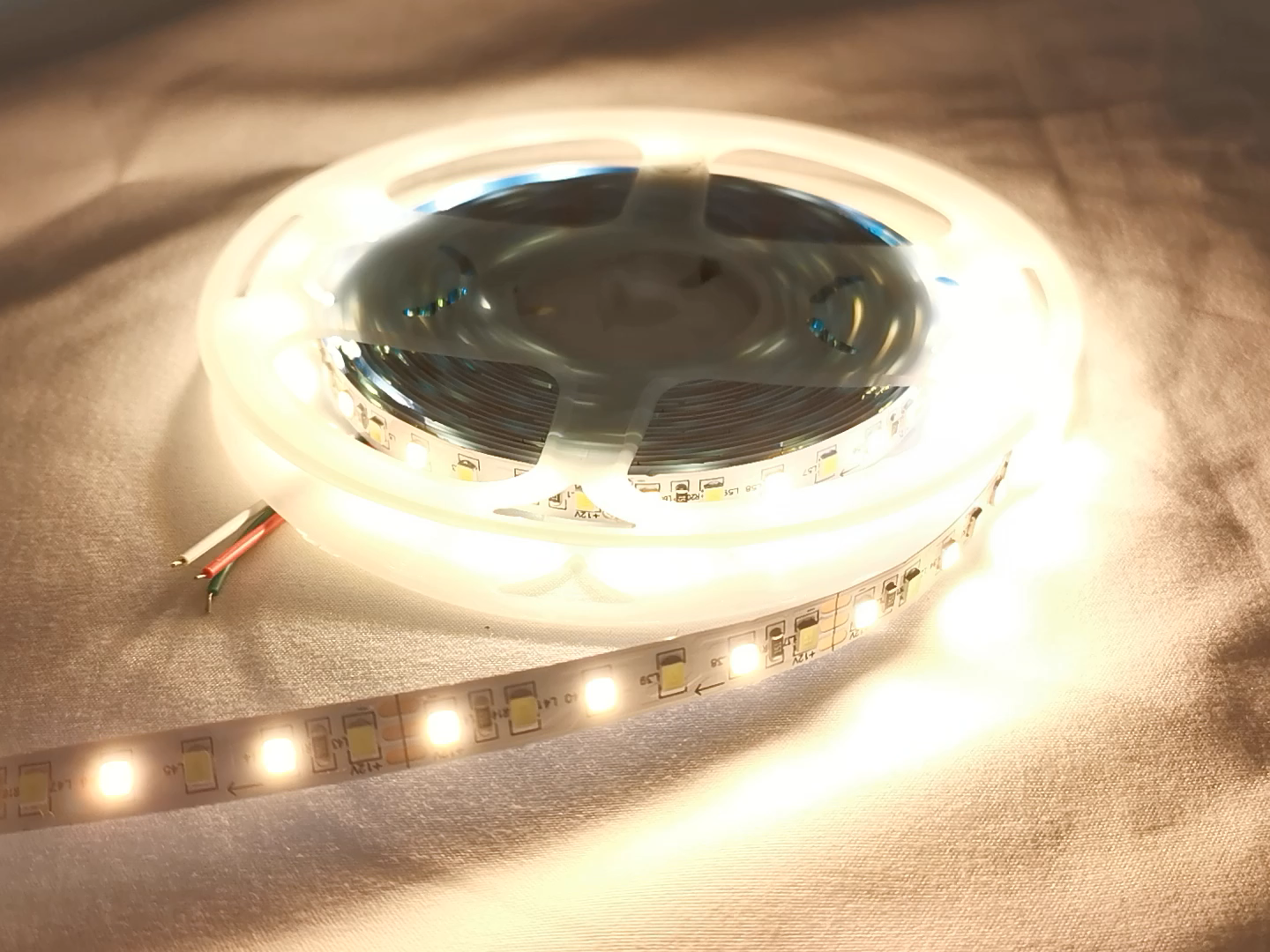 7-9W Silicon Injection Molding LED Strip WS2811 5050 SMD RGB Flexible LED Strip CCT Adjustable IP68 DC12V