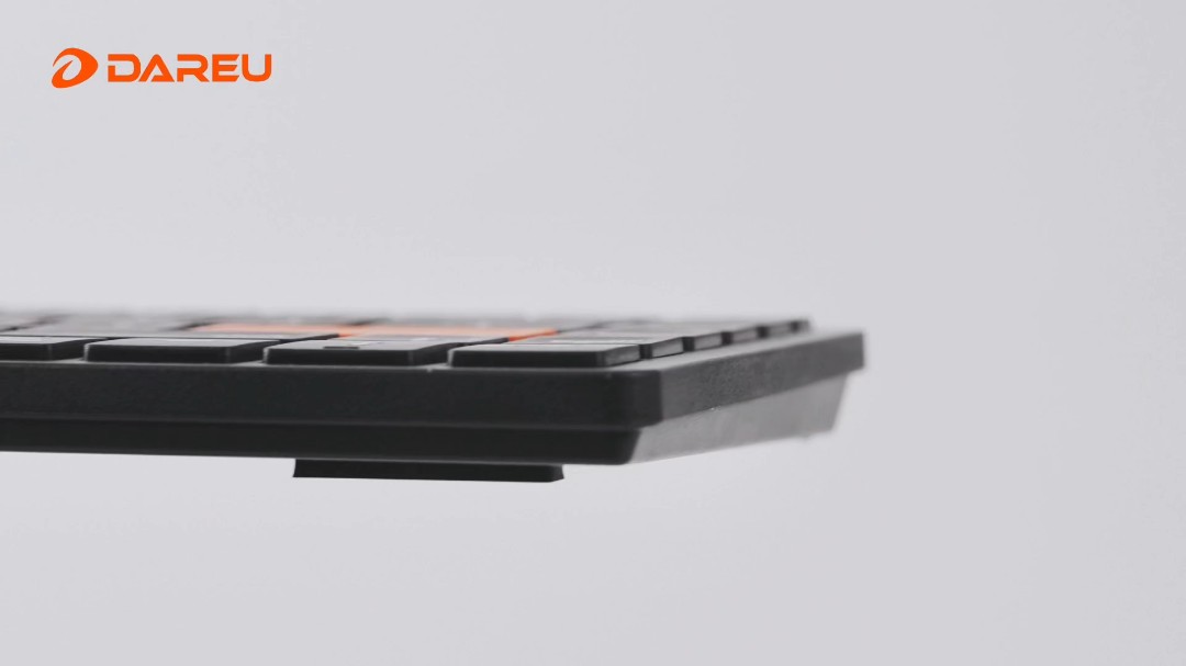 Clavier ultra-plat à mécanisme ciseaux combiné à un boîtier à profil bas.