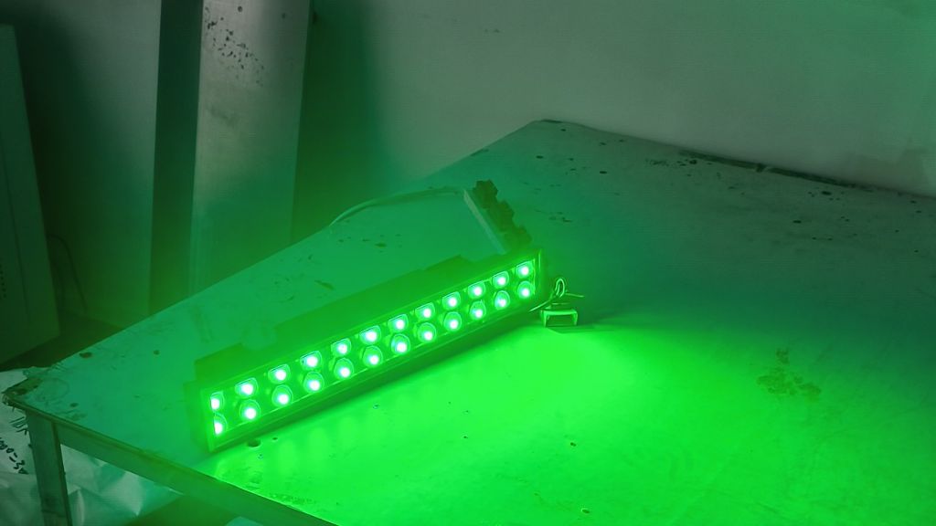 Green LED EYE-WASH STATION, LED Wall Washer Outdoor 500mm 24W/IP65/RGBW Optional