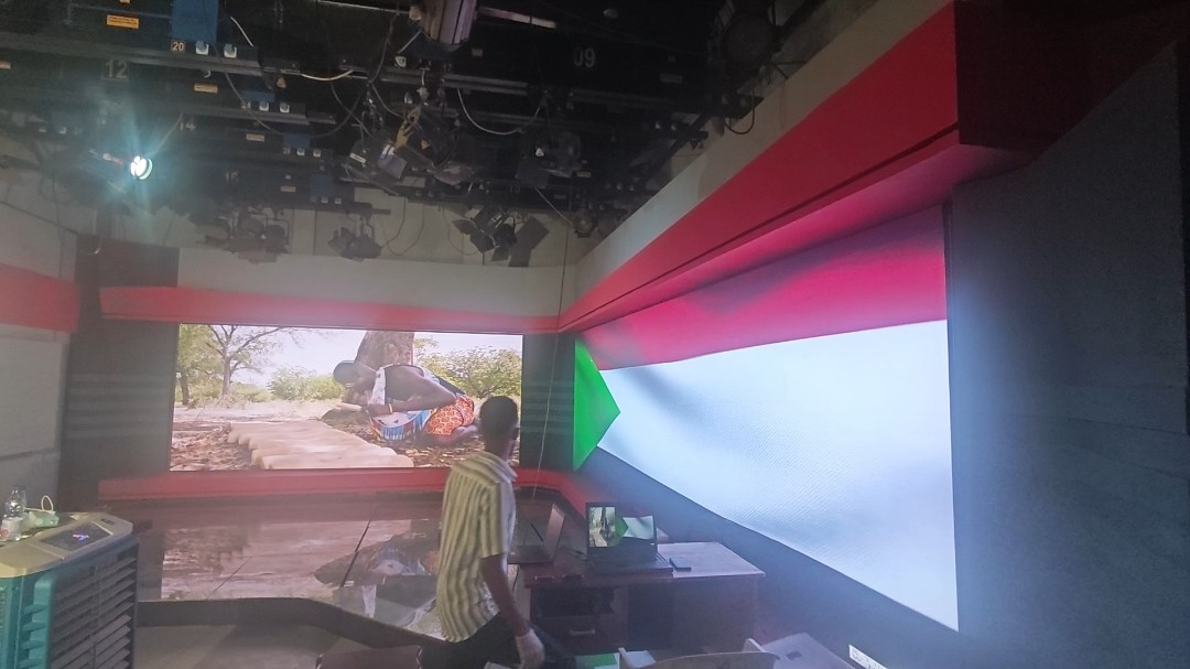 COB-X1.95FIXED INSTALLATION LED DISPLAY SCREEN