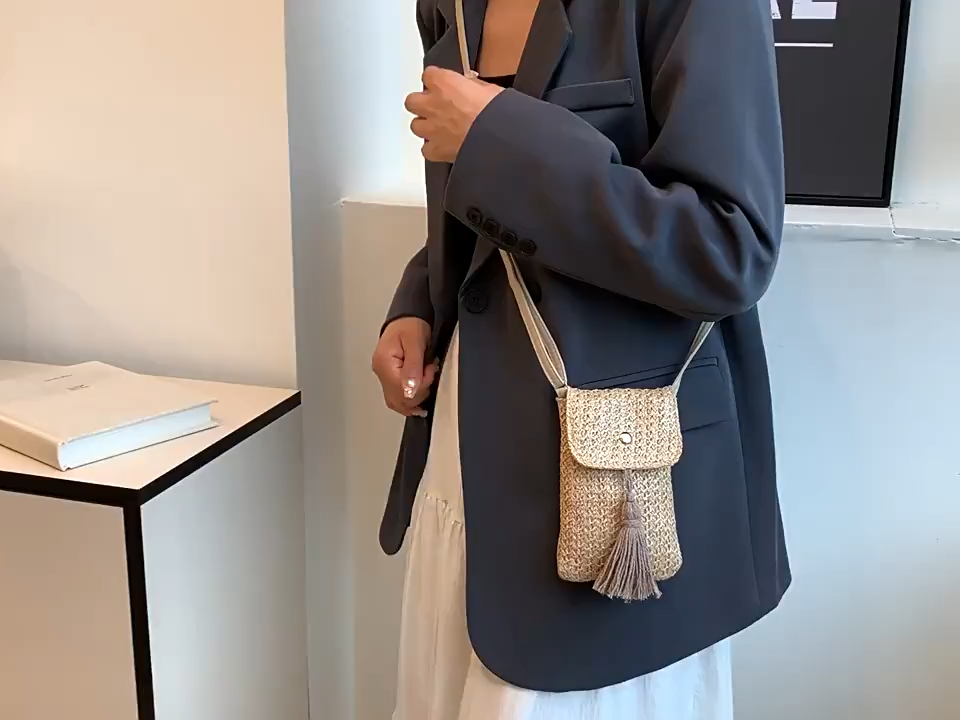 New Women Mini Straw Woven Bucket Bag, Niche Handwoven Crossbody Phone Purse, Beach Vacation Straw Shoulder Bag