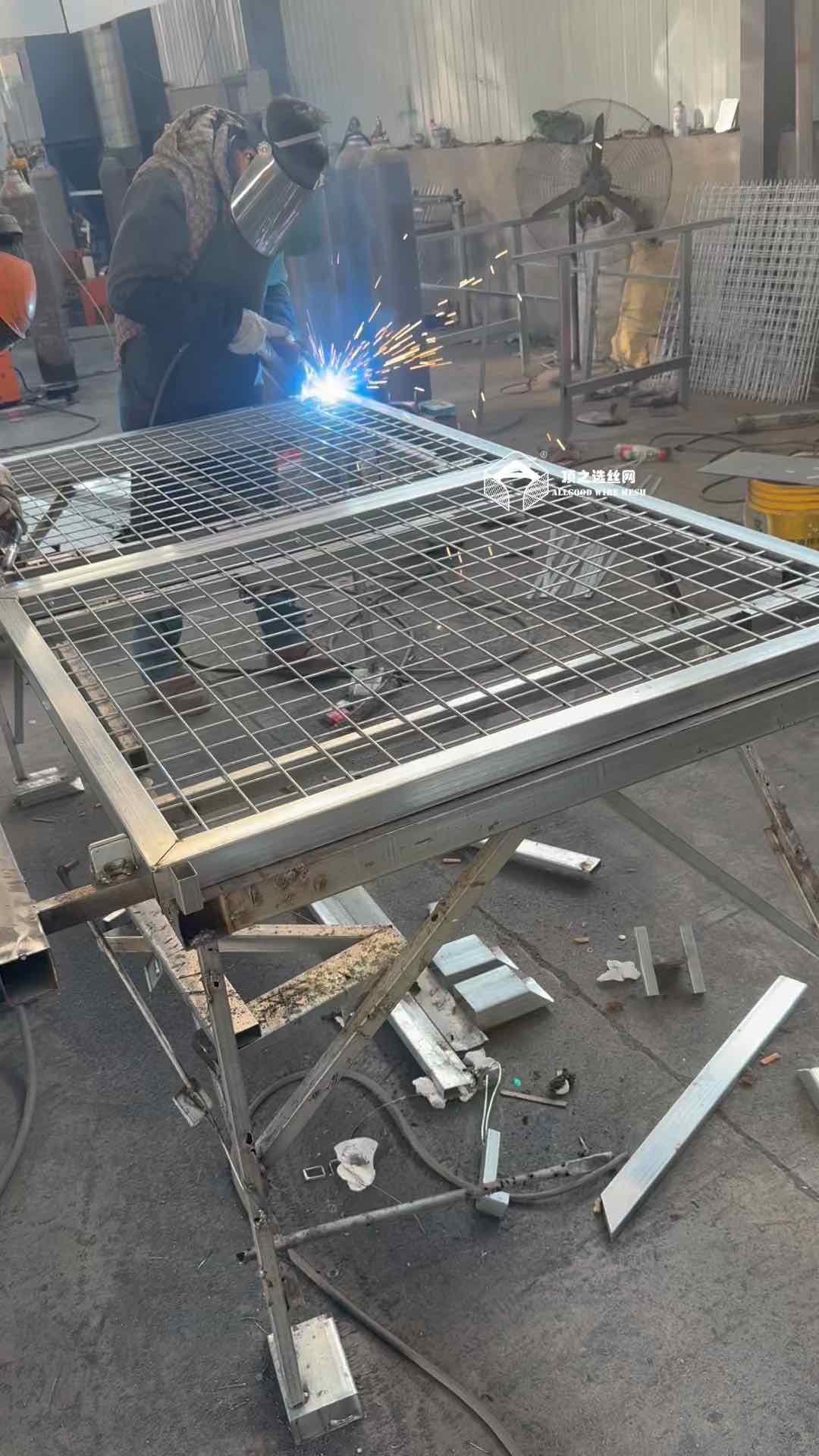 Schutzzaun-Kit für Maschinen- und Roboterschutzzäune, hochbelüftete Drahtgitter-Blockzäune, schnell installierter Lagerzaun