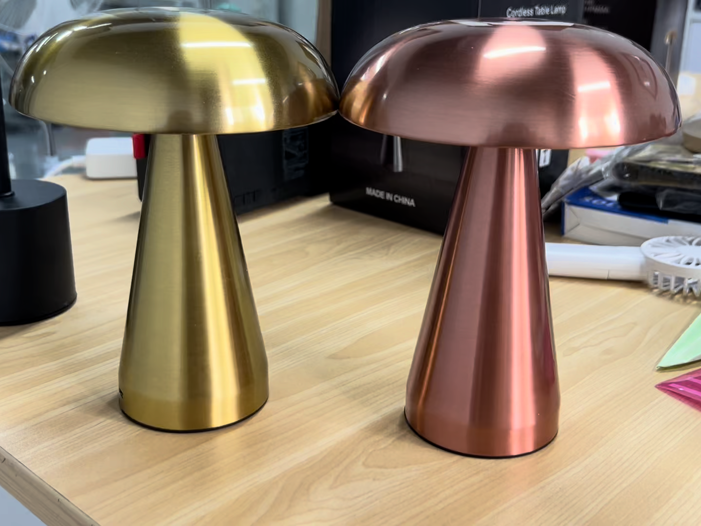Tischleuchte mit LED-Lichtquelle, anpassbare Farbe für Heim- und Schlafzimmerdekoration