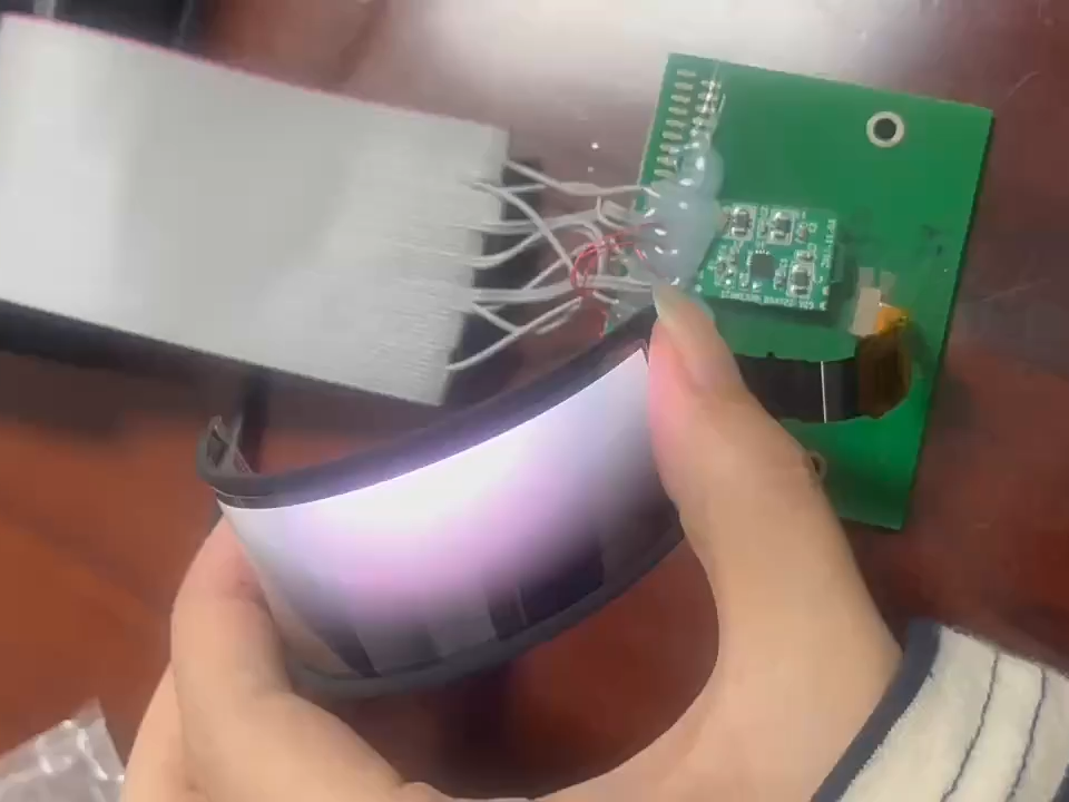 1.3 inch round TFT display , 240X240 resolution,39 pins RGB interface, 300c/d