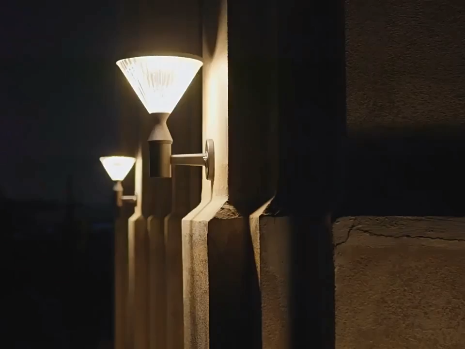 IP65 impermeável Solar parede lâmpada 3000K quente branco LED pátio iluminação energia eficiente exterior luminária