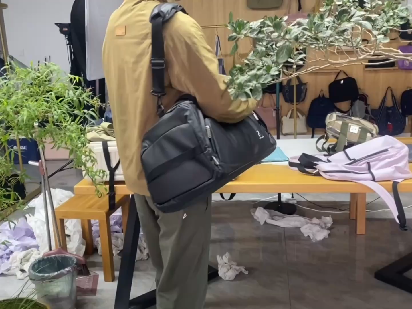 Wanderrucksäcke Marke: STpioneer B Artikelnummer: ST-0010 Stil: Outdoor Material: Nylon Abmessungen: B 26cm, H 50cm, T 16cm