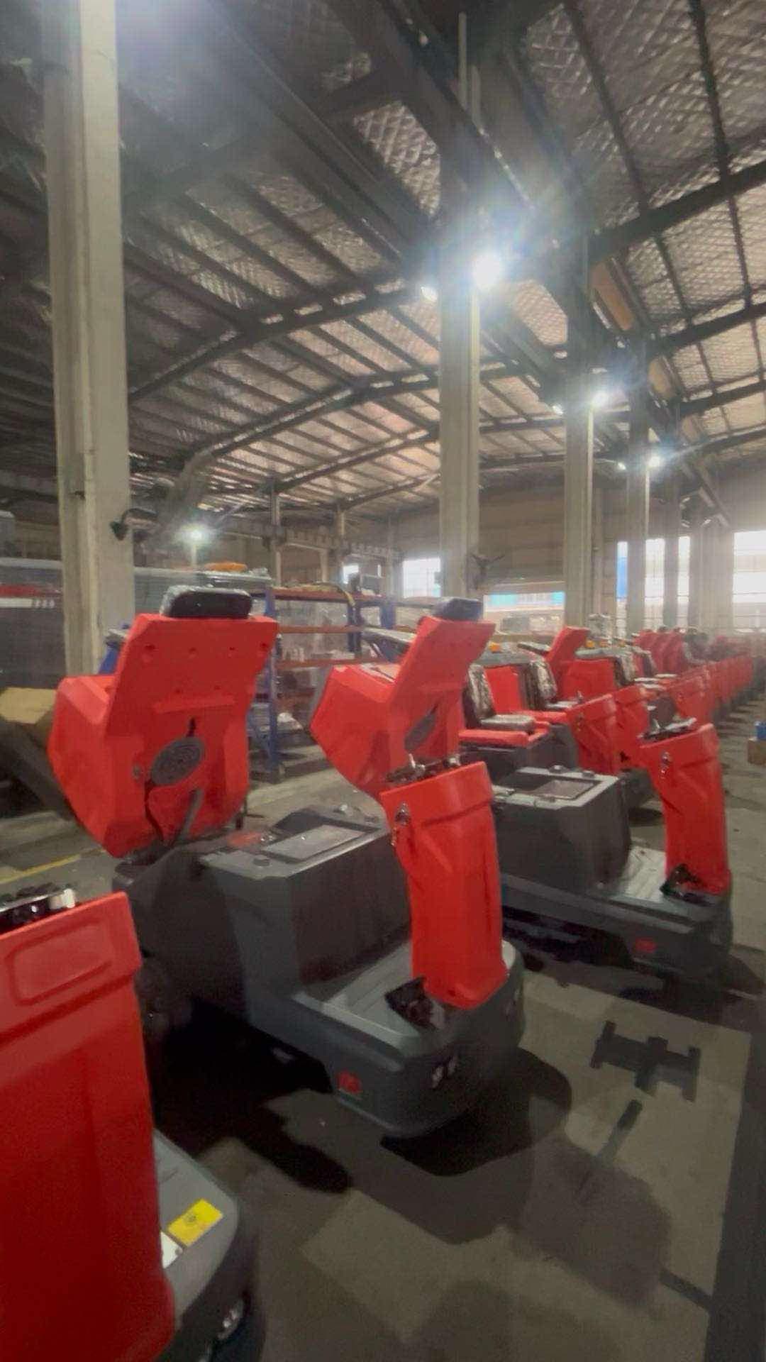 Industrial Ride On Sweeper Max Cleaning Efficiency 10500sqm H Medium Large Size Construction Site Equipment