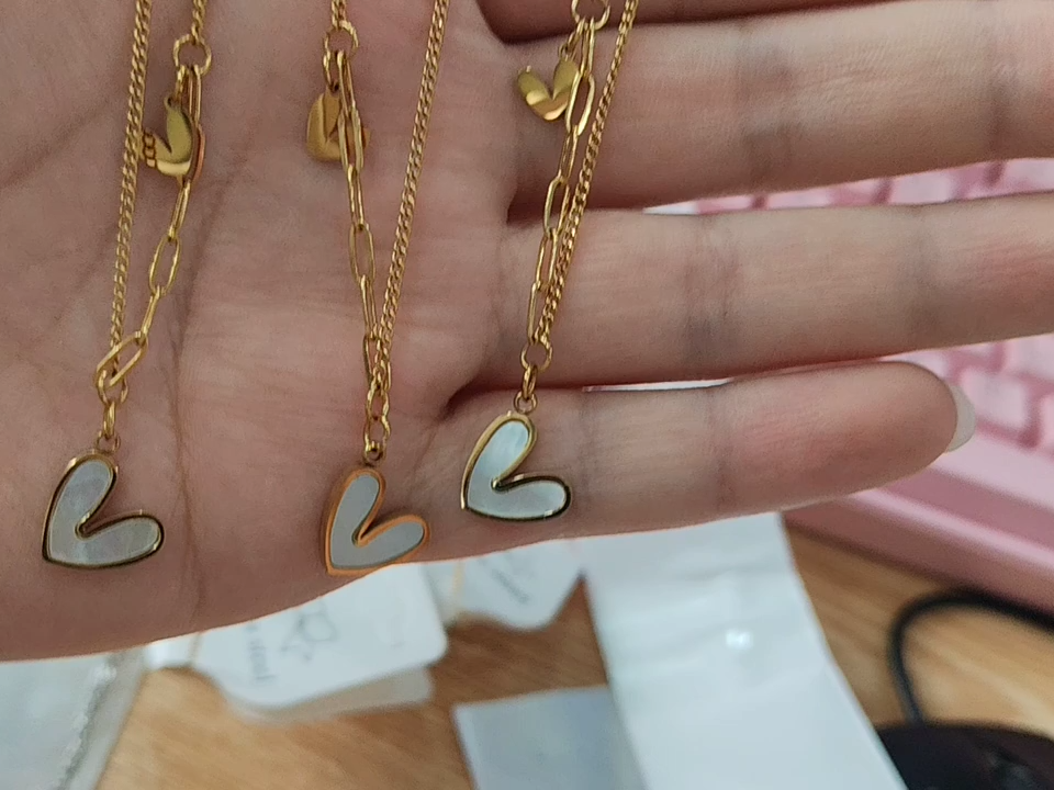 SISSLIA Fashion New 18k Gold-Plated Love Heart Necklace Shell Stainless Steel Necklace for Women