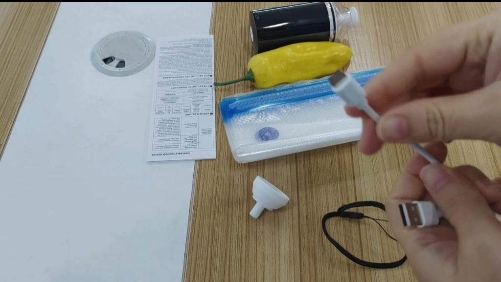 Portable de poche vide scellant avec USB rechargeable Sans Fil vide machine