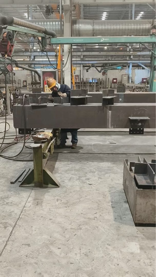 Le lustre peint, la moyenne soudée, l'entrepôt de Q355 alimente le courant de la logistique froide