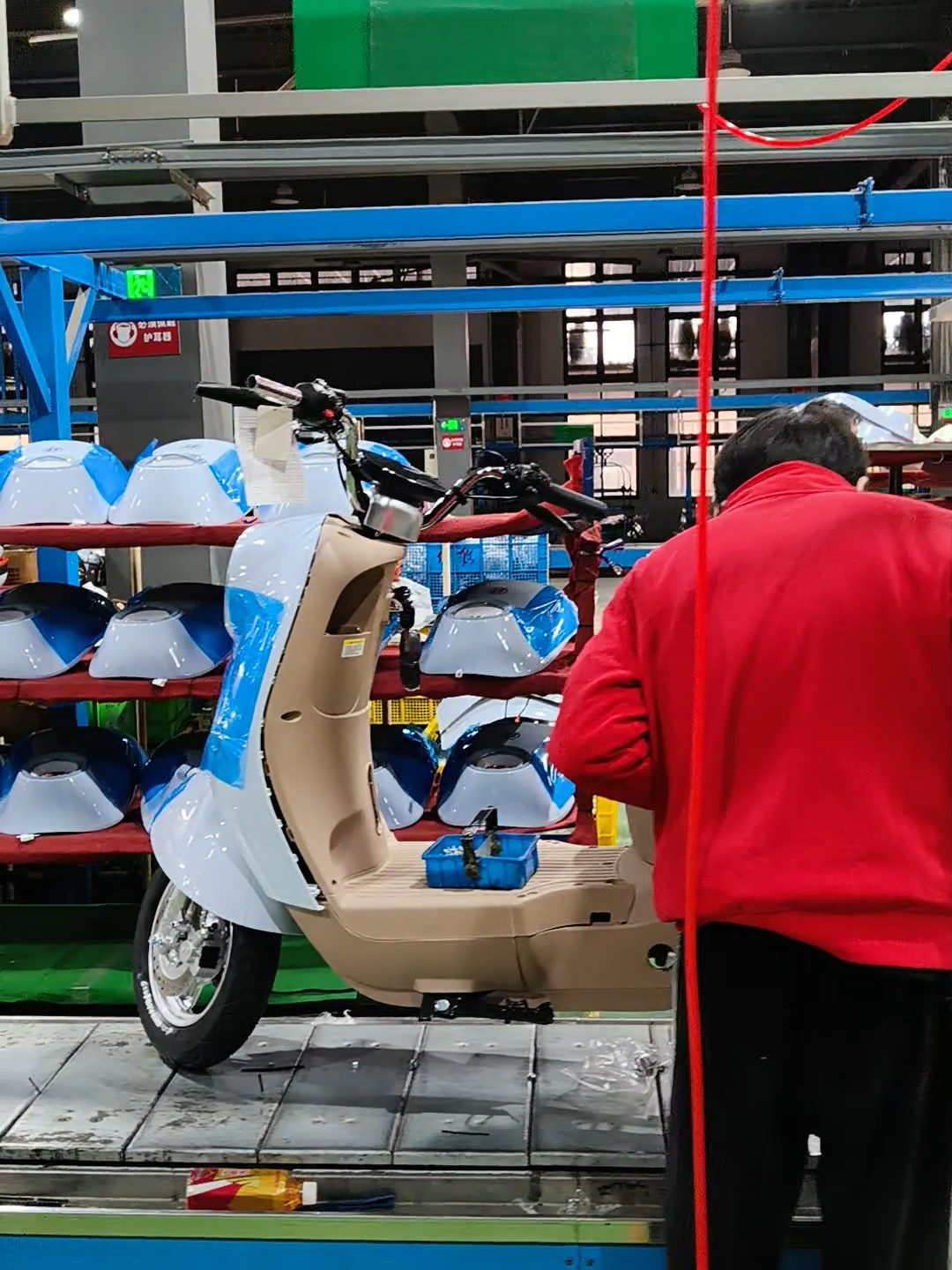 ZHUIFENG-M Electric Scooter: 1500W Motor, Featuring Regenerative Braking System and Durable Frame