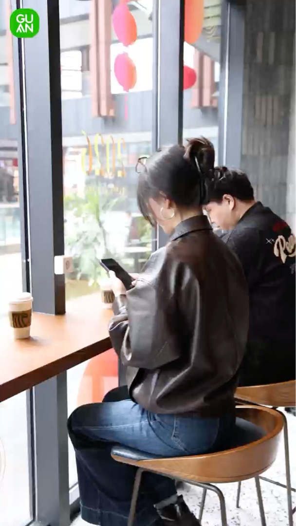 Chargeur USB C 65W Ultra Compact Dissipation Thermique Chargeur Mural GaN 2 Ports pour iPhone Laptops Tablettes Téléphones Adaptateur de Voyage