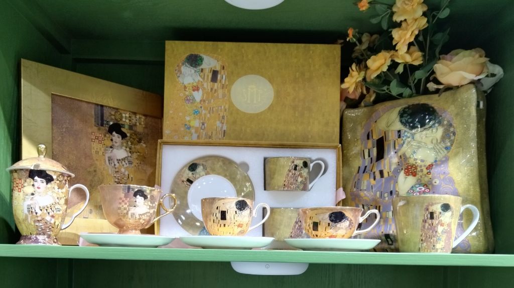 SMF Patentiertes achteckiges Fine Bone China Geschirrset mit Goldakzent-Dekoration, Speiseteller und bruchsicherer Müslischale