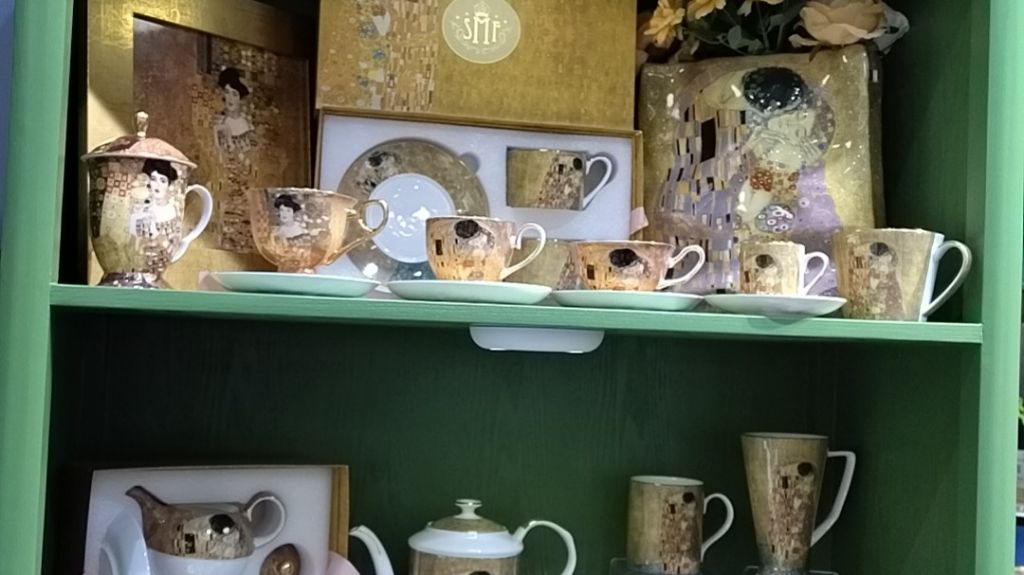 SMF Patentiertes achteckiges Fine Bone China Geschirrset mit Goldakzent-Dekoration, Speiseteller und bruchsicherer Müslischale