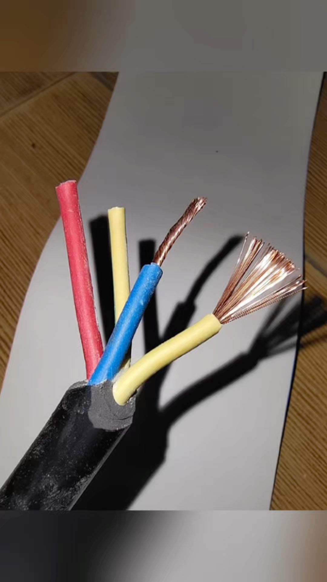 H05VV-F Flexible Stromleitung mit mehradriger Kupferleitung für LED-Lampen, Beleuchtung und Automobilanwendungen