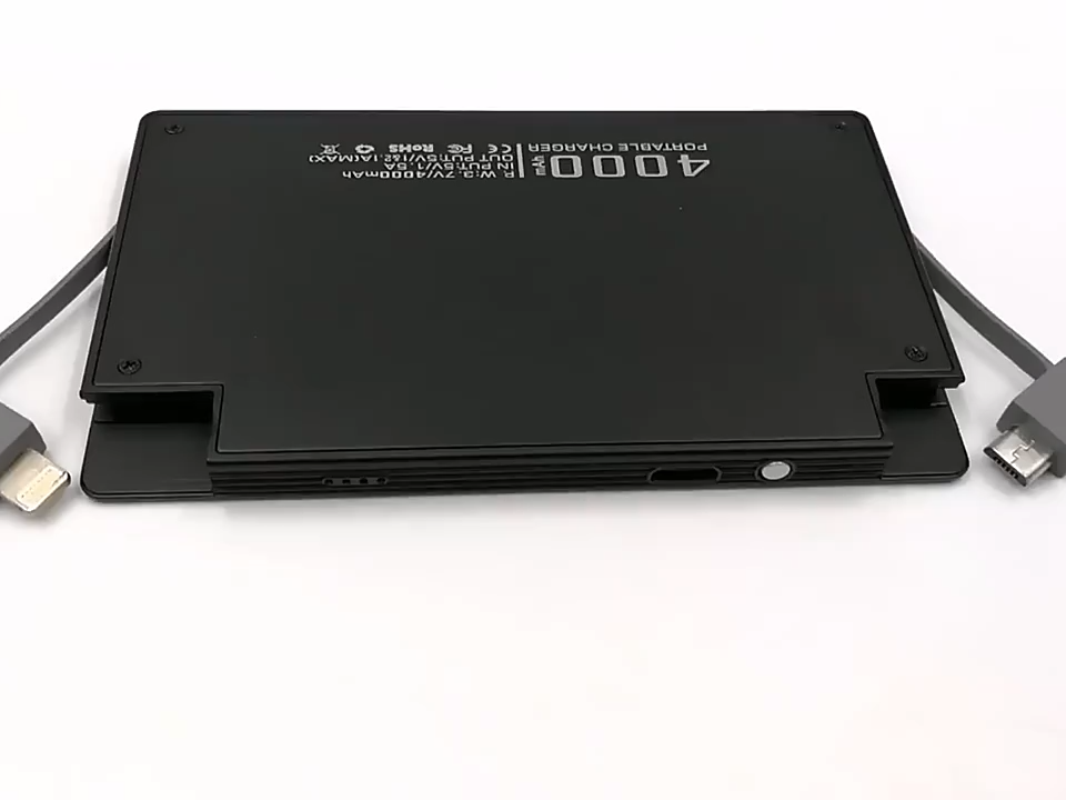Bank Daya (Power Bank) Kartu Kredit Baterai Li Polymer 4000mAh Mini Slim Pengisian Cepat Ponsel Berkualitas Tinggi dengan Kabel Terpasang
