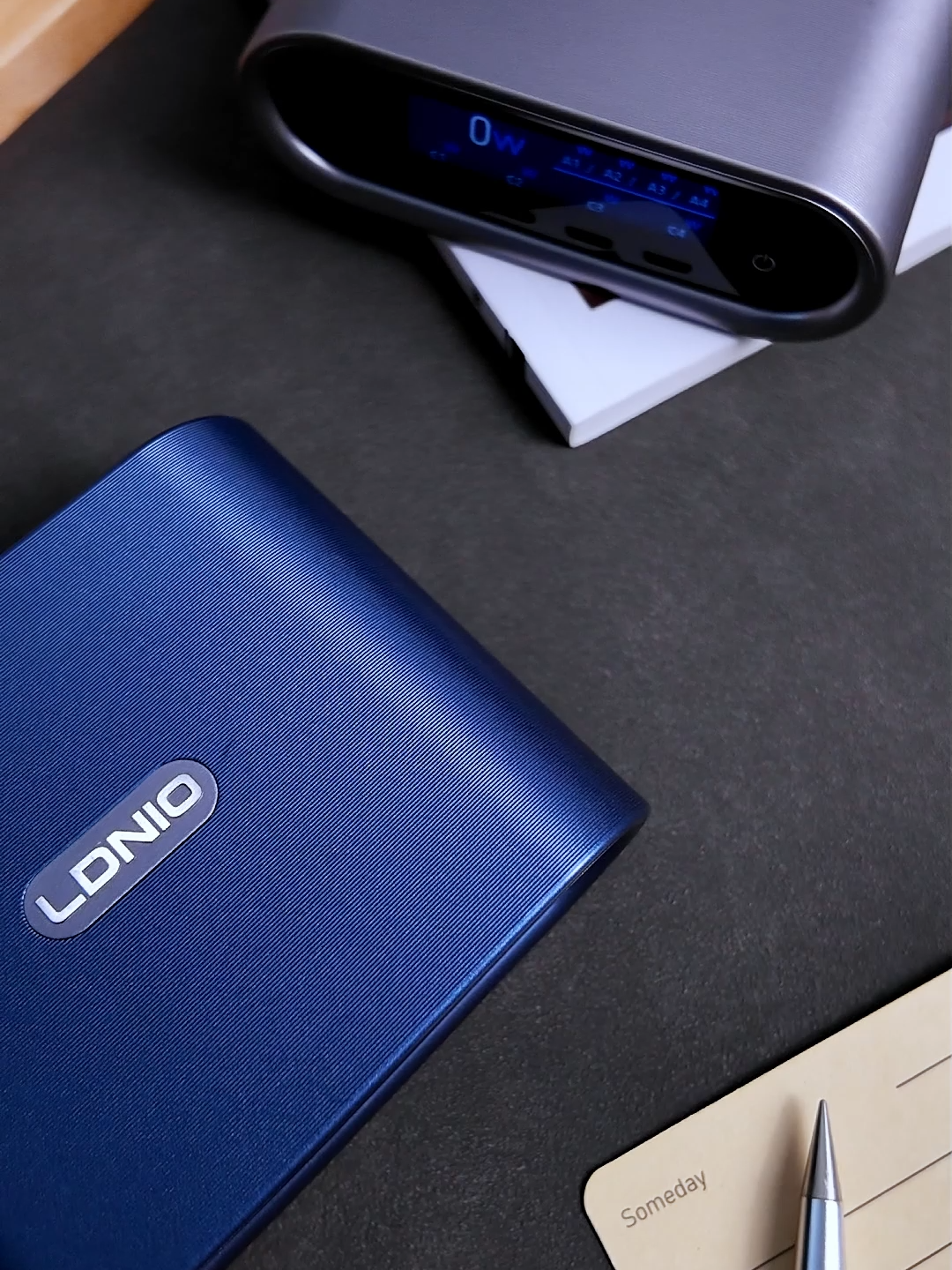 LDNIO Q17 Großhandelspreis 100W GaN Ladegerät 4USB 4Type-C Desktop Netzteil Weitspannungs-US/UK/EU-Stecker Multi-Geräte-Ladegerät