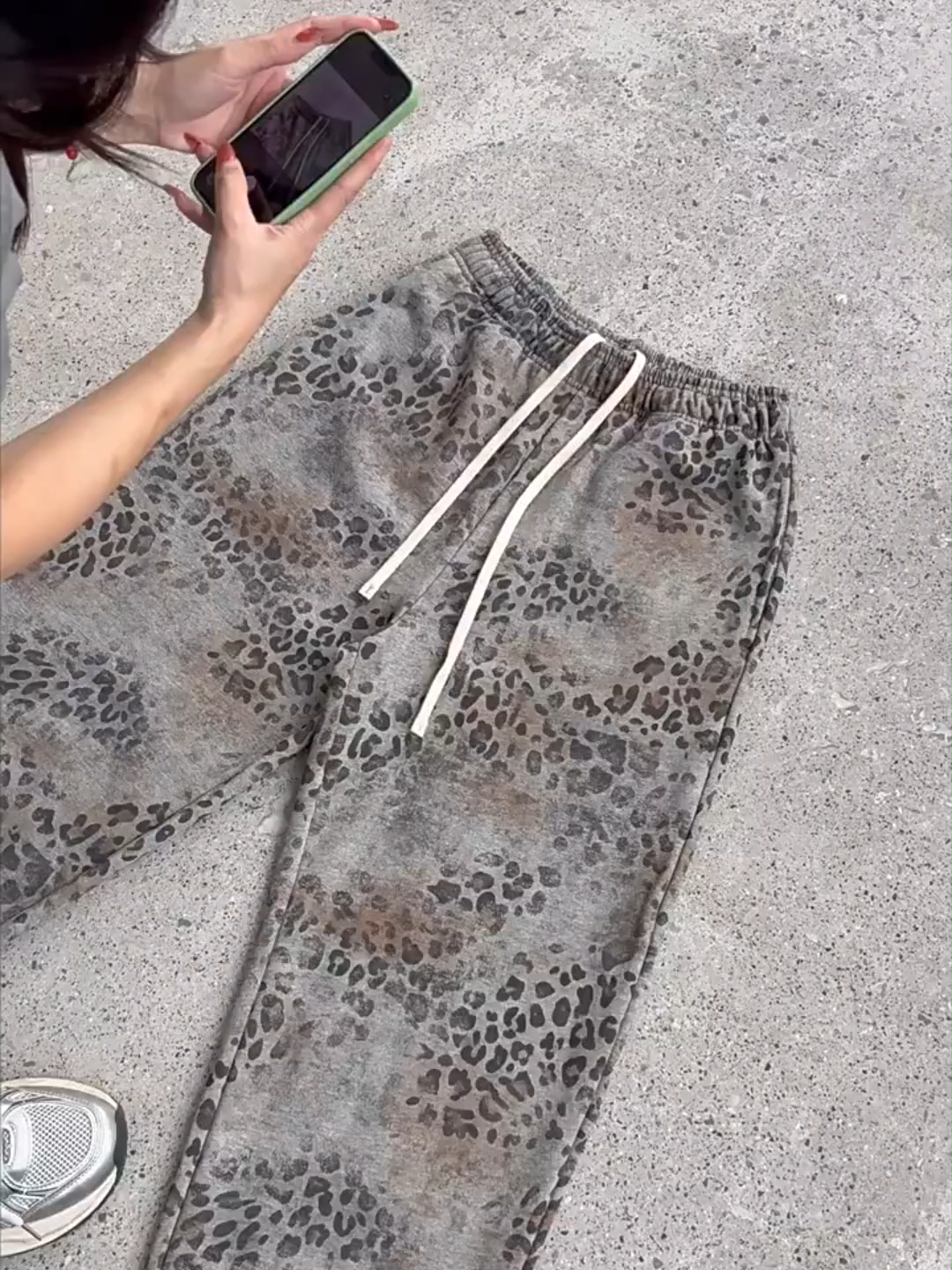 Wholesale OEM Fashion Trackpants Blank Sweatpants Custom Jogging Pants Printing Plain Fleece Nude Sweat Jogger Men