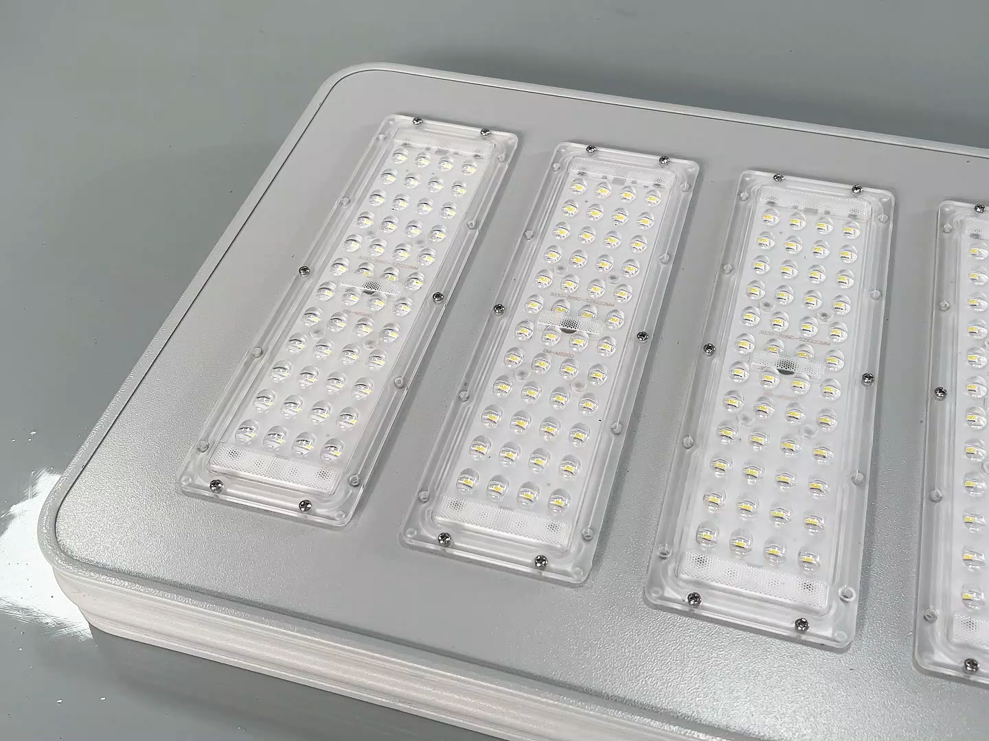 Lampadaire Solaire LED Intégré Tout-en-Un pour l'Extérieur