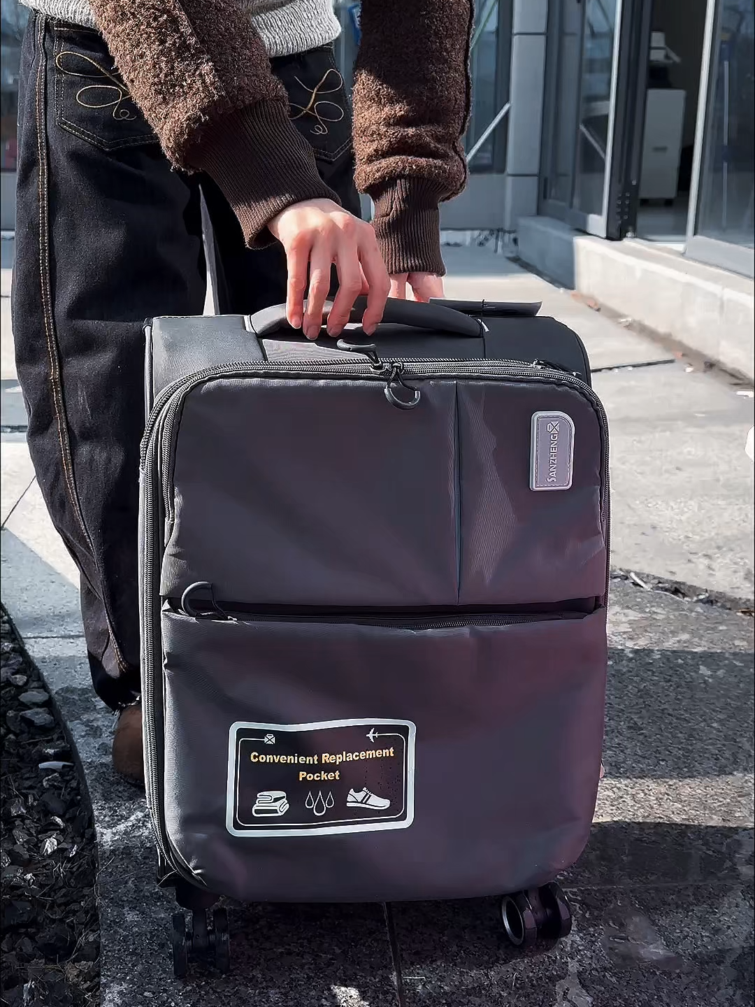 Premium Lightweight Waterproof Fabric Trolley Luggage Set with 4 Spinner Wheels wholesale OEM 19/23/27 Inch