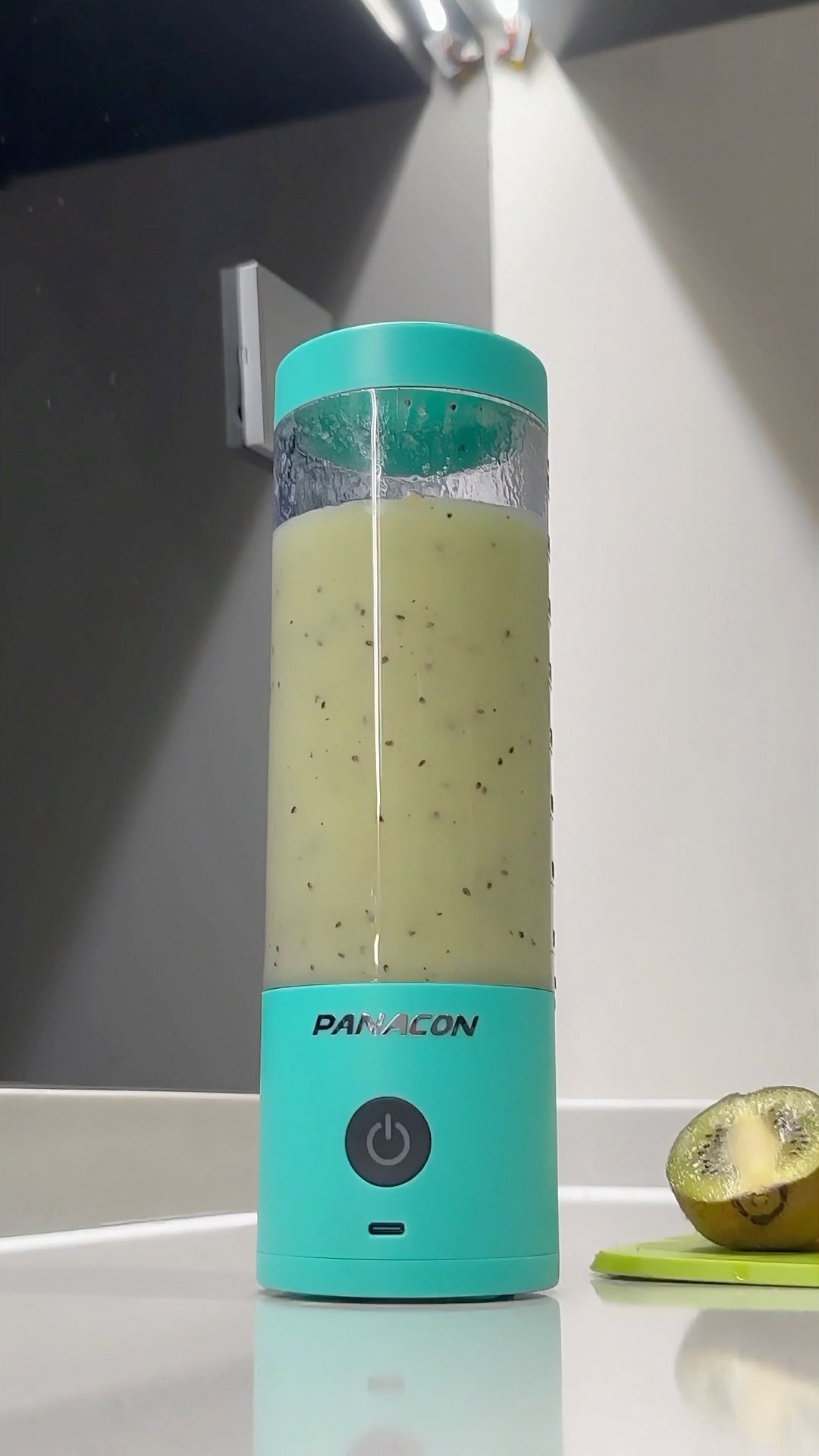 Wholesale Factory Portable Smoothie Blender 16oz BPA-Free ABS USB Rechargeable with Ice Crush Feature and ISO direct drink