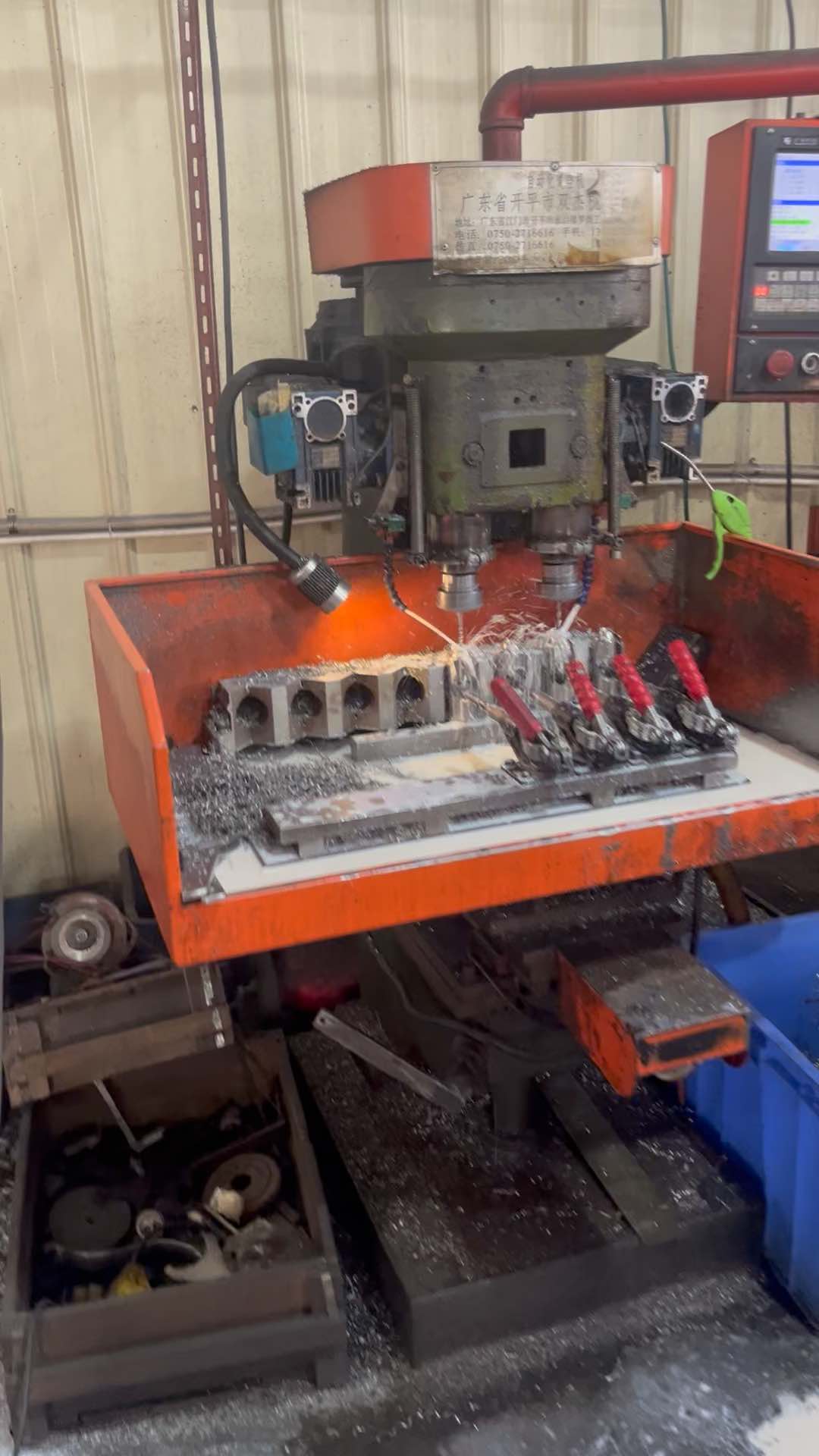 Lampes de pelouse carrées en aluminium blanc IP54 personnalisées, éclairage extérieur LED pour paysage, lampes de pilier de jardin E27/26 20W