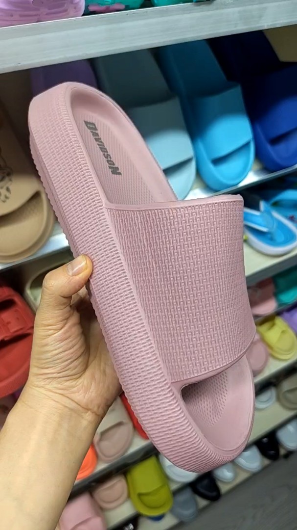 Pantoufles Oreiller pour Femmes et Hommes, Sandales de Douche Cloud Slides, Chaussons d'Intérieur, Semelle Épaisse Confortable et Rembourrée, pantoufle confortable