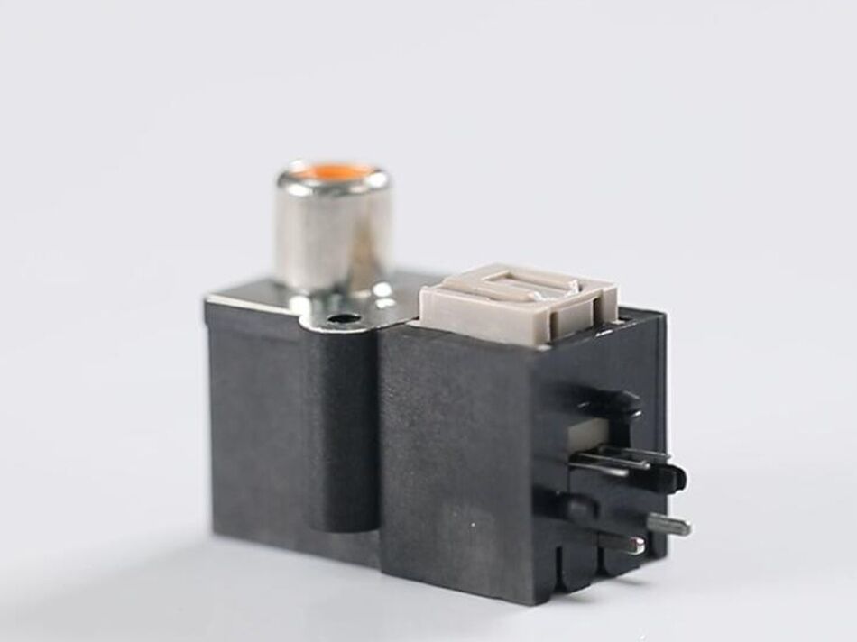 Fabricante profesional personaliza conectores de alimentación CC DIP de 1.65mm con carga nominal DC 30V 1A e interruptores táctiles