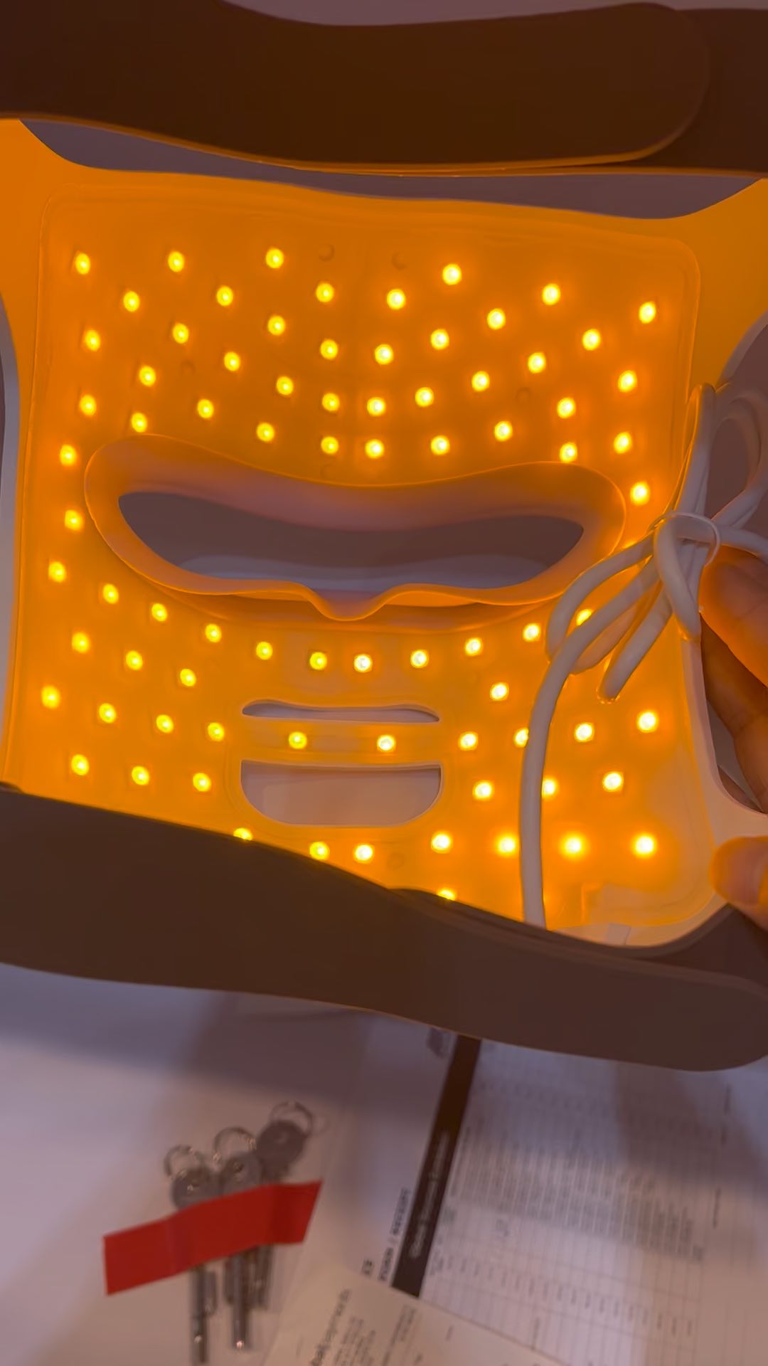 Masker Wajah LED Buluce F1001: Perangkat Terapi Foton 4 Warna