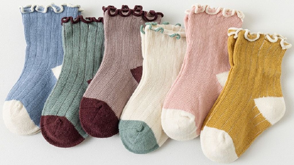 Chaussettes pour enfants douces, légères et respirantes en gros, différentes tailles et couleurs, personnalisation disponible