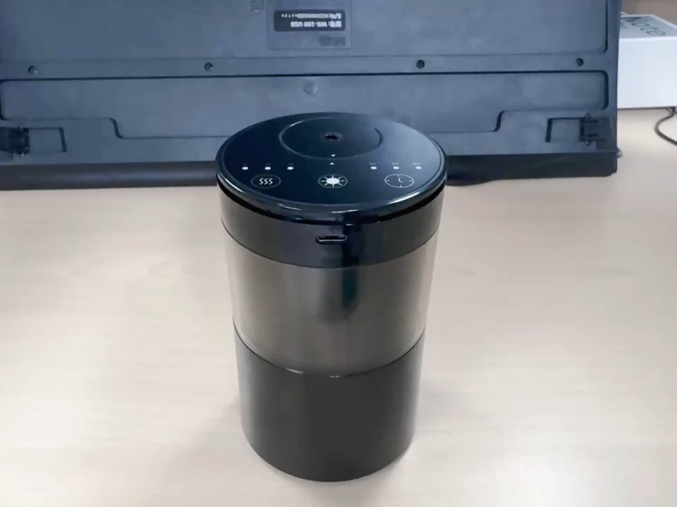 Nova Chegada Dois Fluidos Atomização Waterless Car Difusor Luzes Coloridas Óleo Essencial Fragrância Difusor para Carro Casa