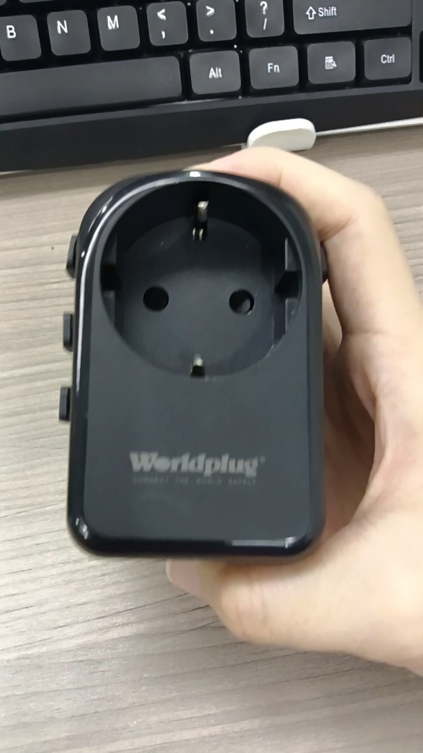 Worldplug Adaptor Daya Pengisian Cepat PD 20W dengan Grounding QD, USB dan Tipe C Soket EU ke US UK AU - Adaptor Travel Universal