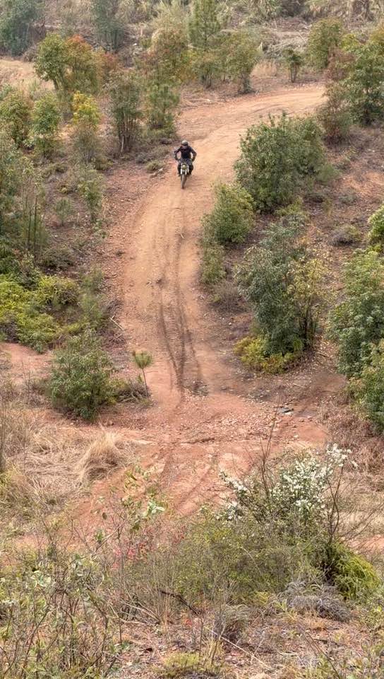 Hors Route Électrique Dirt Bike 52V 3000W 26AH Longue Portée E Moto 14 "/12" Hydraulique Vitesse Supérieure De Frein 43.5MPH 70 KM/h Prix Usine