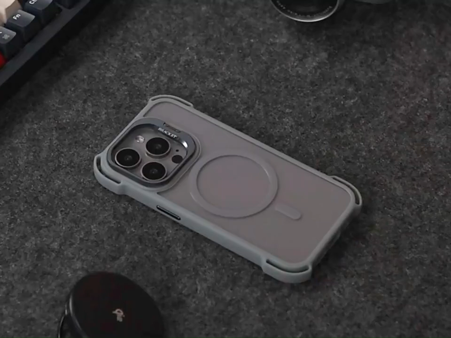 Coque de protection noire pour téléphone avec support de caméra magnétique anti-chute en TPU pour iPhone 15 Pro, fournisseur fabricant