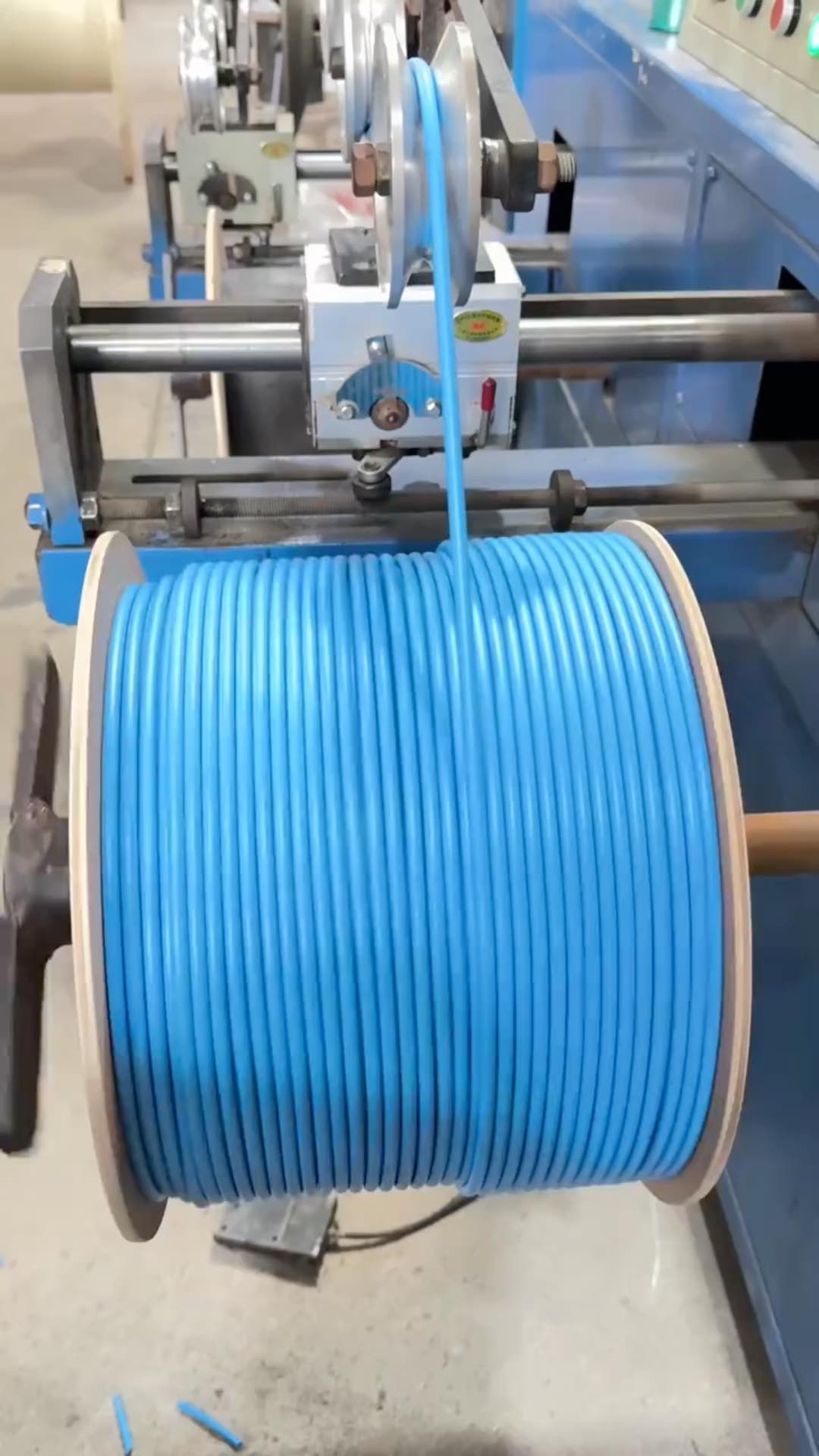 Cat6A Unshielded LAN-Kabel, UTP, 305m (1000ft), 23AWG, 10Gb (10 Gigabit), 750MHz, massive Ausführung, reines Kupfer, Ethernet-Kabel als Meterware, Violett